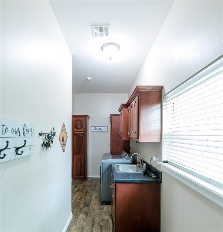 469 Western Property Photo 28
