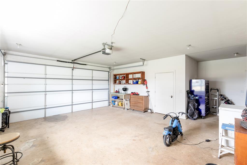 469 Western Property Photo 29