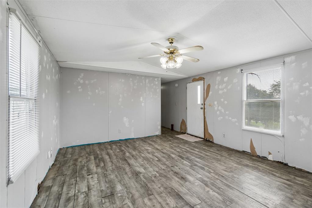 17201 Rolling Meadows Property Photo 7