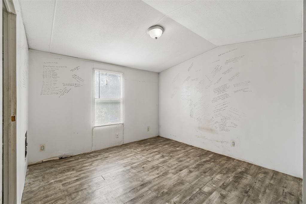 17201 Rolling Meadows Property Photo 9