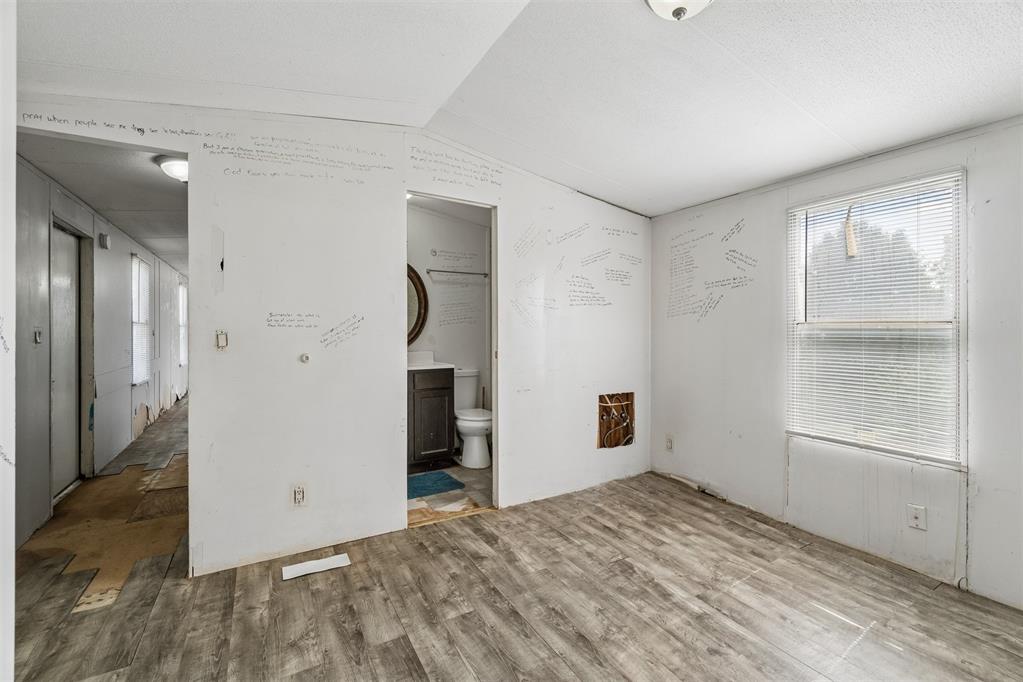 17201 Rolling Meadows Property Photo 10