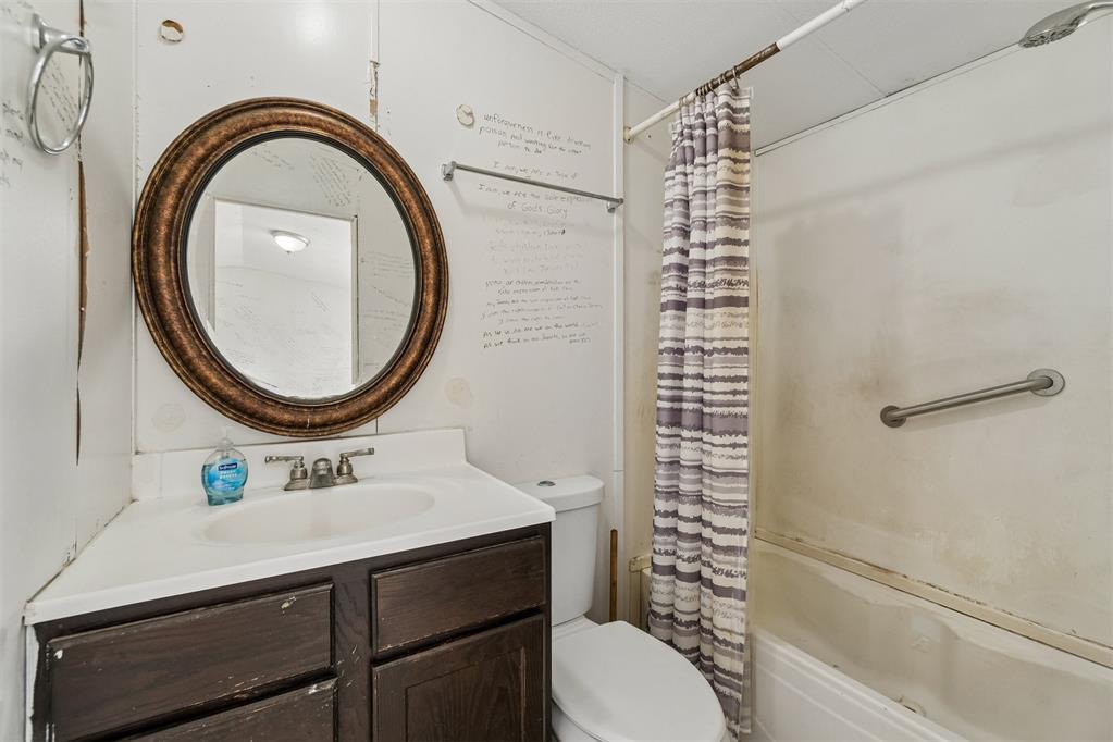 17201 Rolling Meadows Property Photo 14