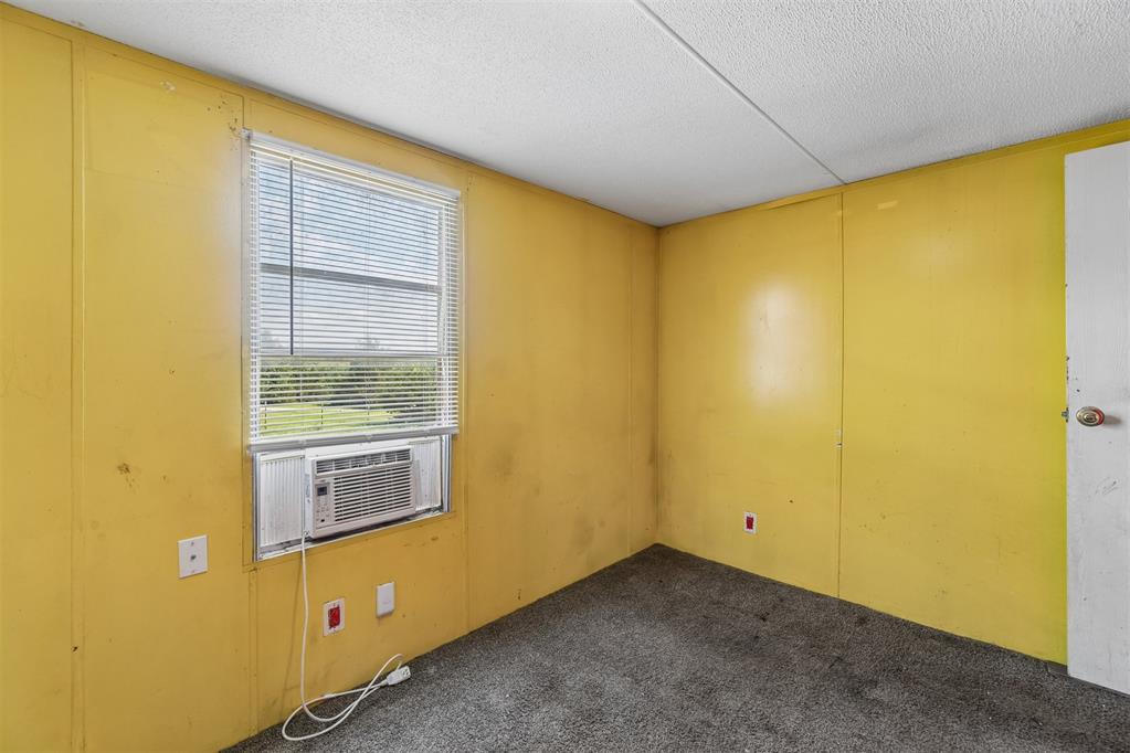 17201 Rolling Meadows Property Photo 18