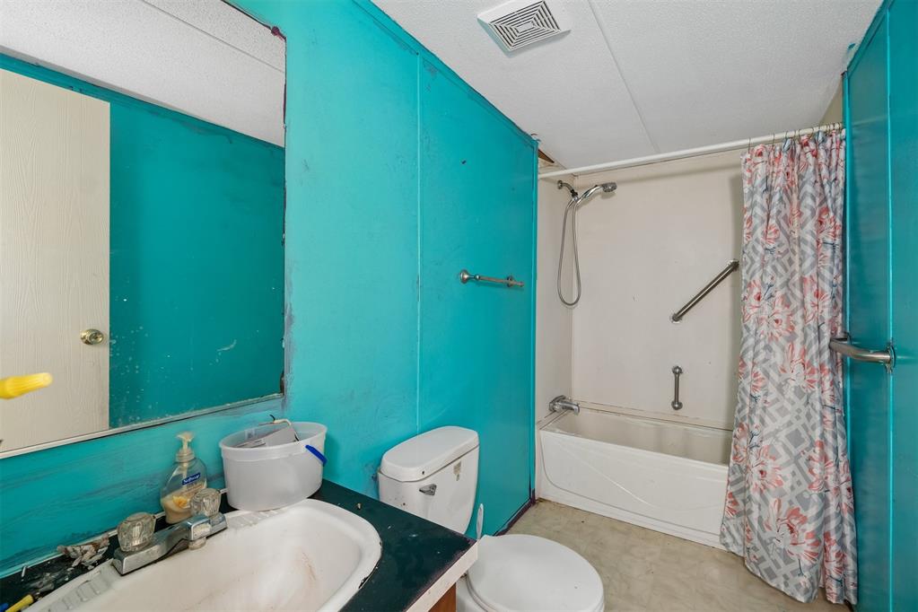 17201 Rolling Meadows Property Photo 22