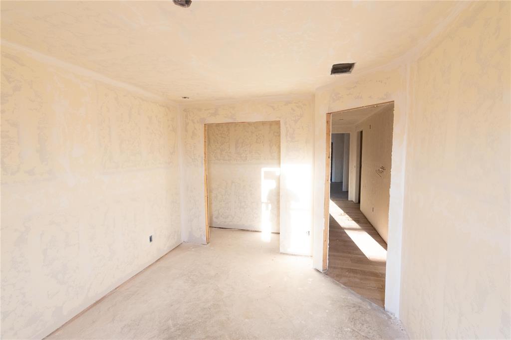 2105 Nw 171st Street Property Photo 8