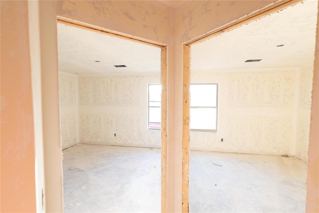 2105 Nw 171st Street Property Photo 9