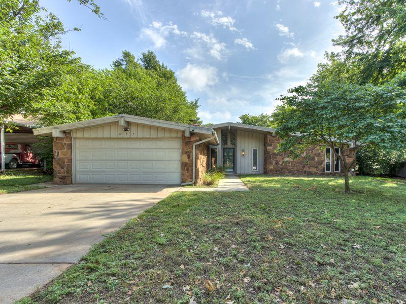 605 Park Drive Property Photo 1
