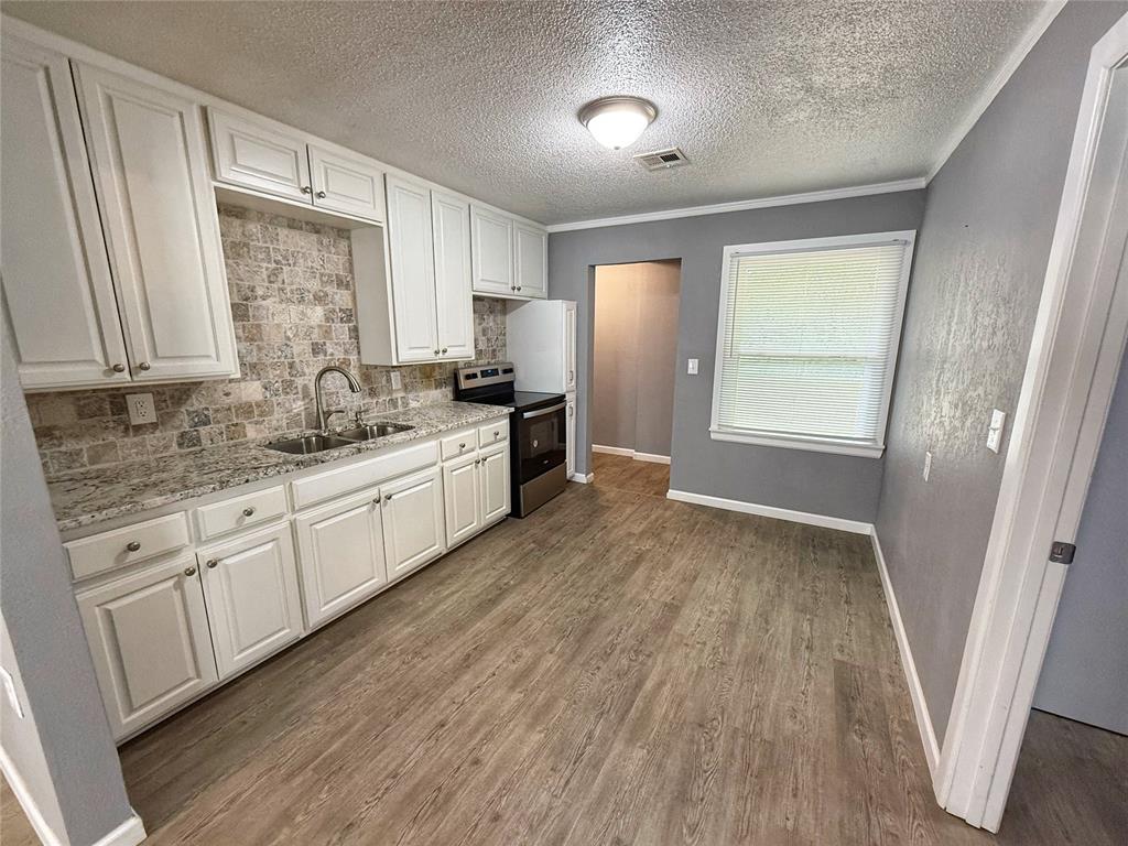1215 Carol Drive Property Photo 11