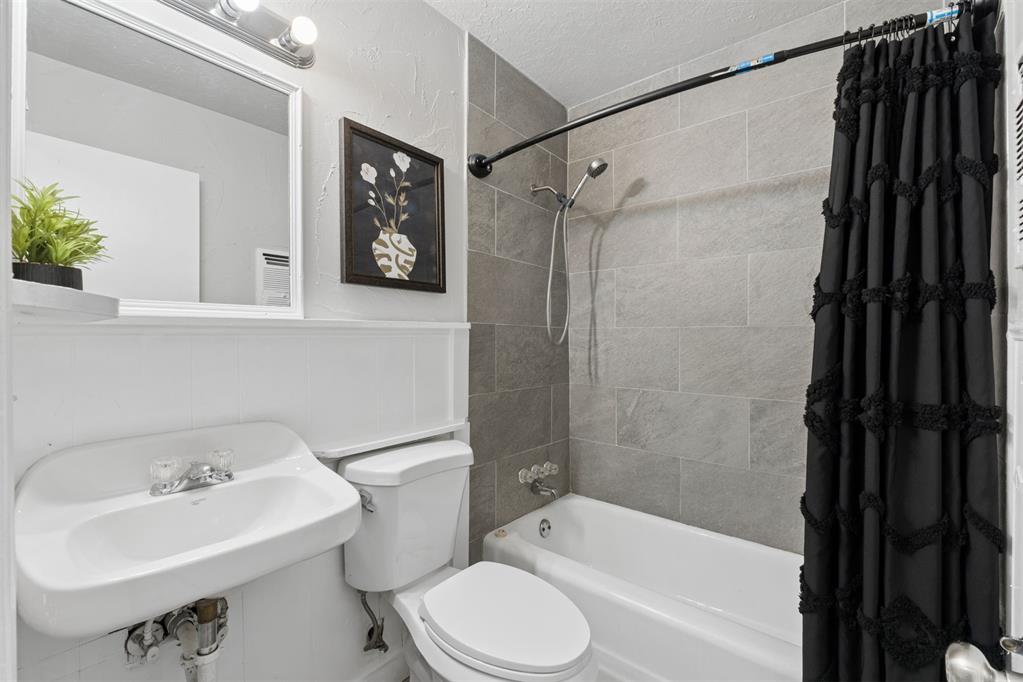 1200 Mcdonald Drive Property Photo 14