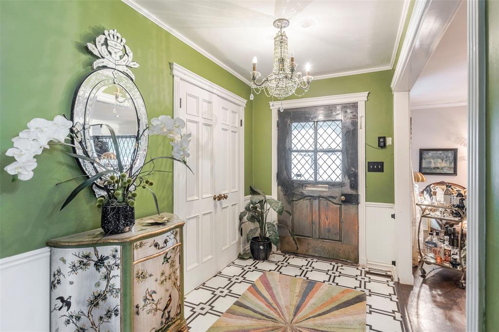 6101 N Barnes Avenue Property Photo 2