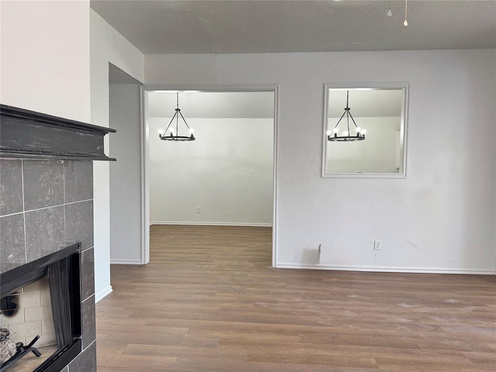 223 W 6th Street Property Photo 5
