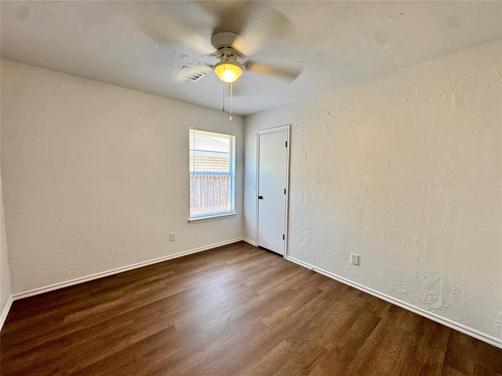 223 W 6th Street Property Photo 11
