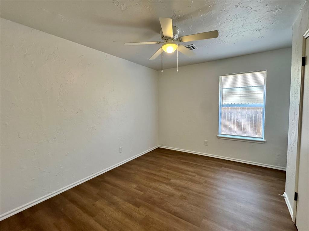 223 W 6th Street Property Photo 13