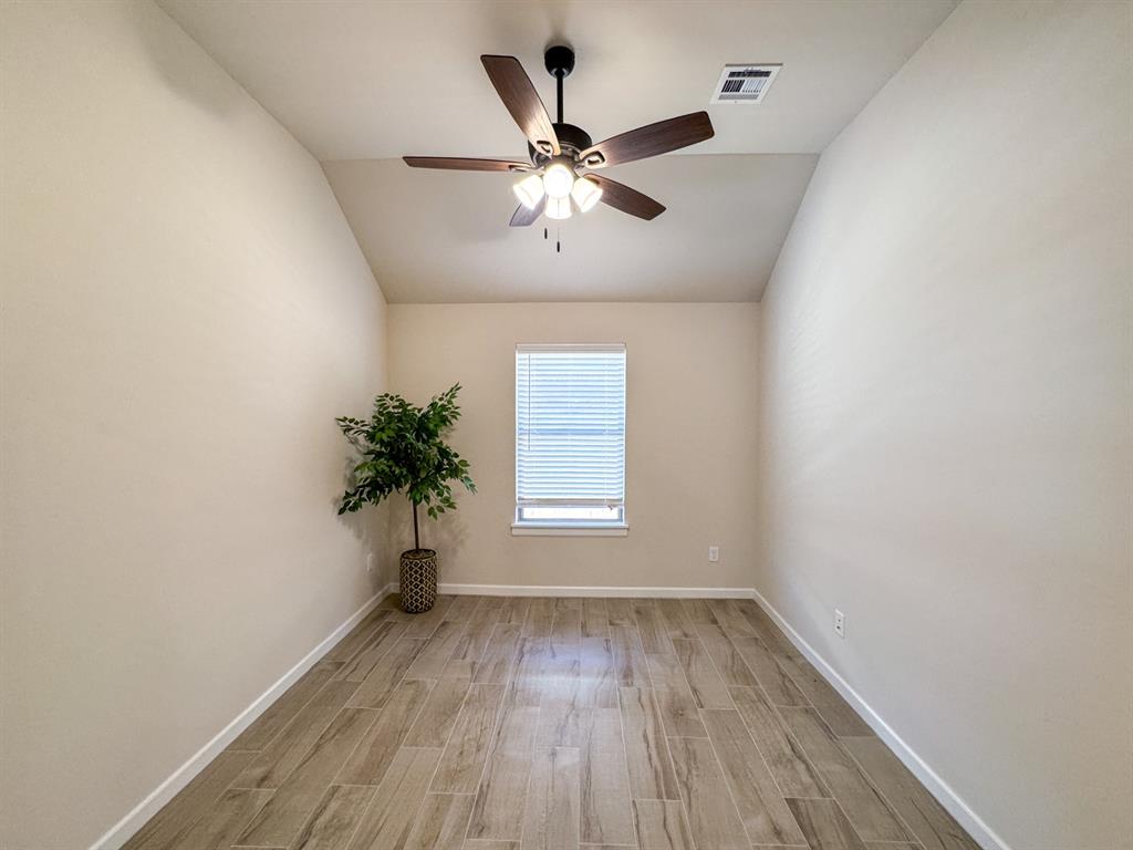 2904 Summit Hollow Circle Property Photo 11