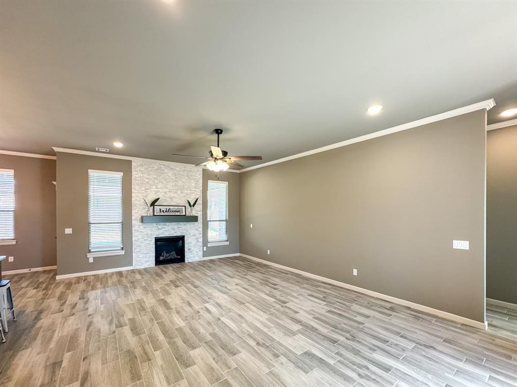 2913 Summit Hollow Circle Property Photo 4
