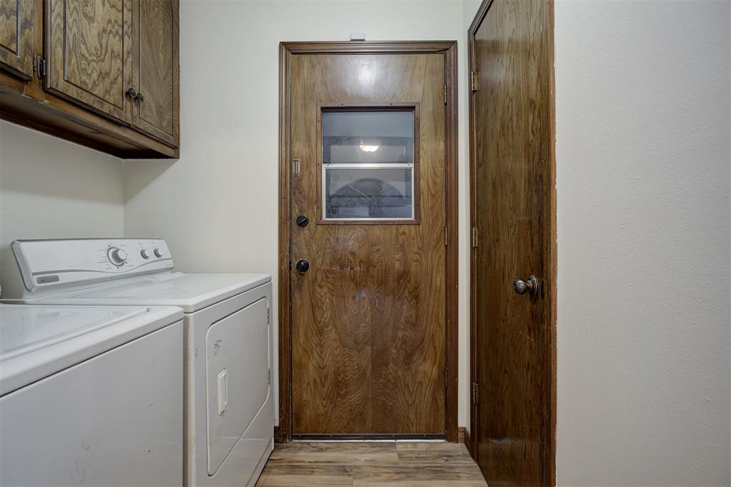 11020 Coachmans Road Property Photo 8