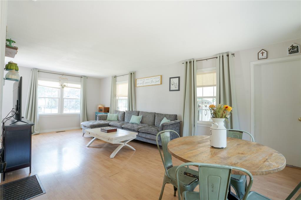 221 Memory Lane Property Photo 3