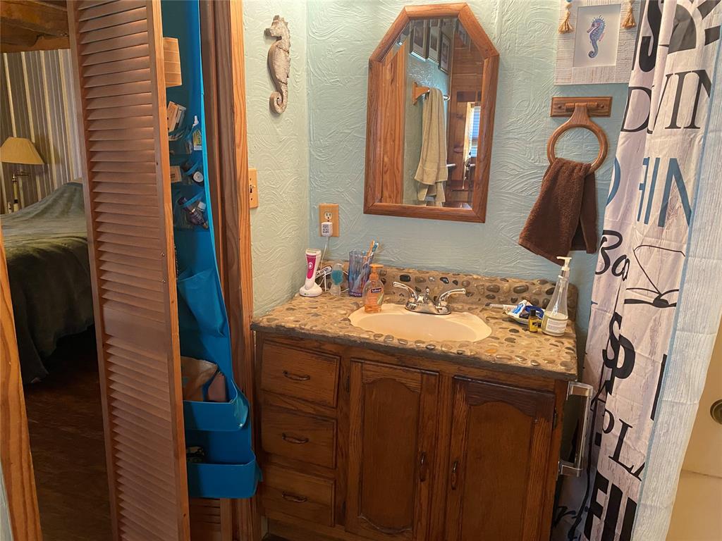 21308 E 989 Road Property Photo 6