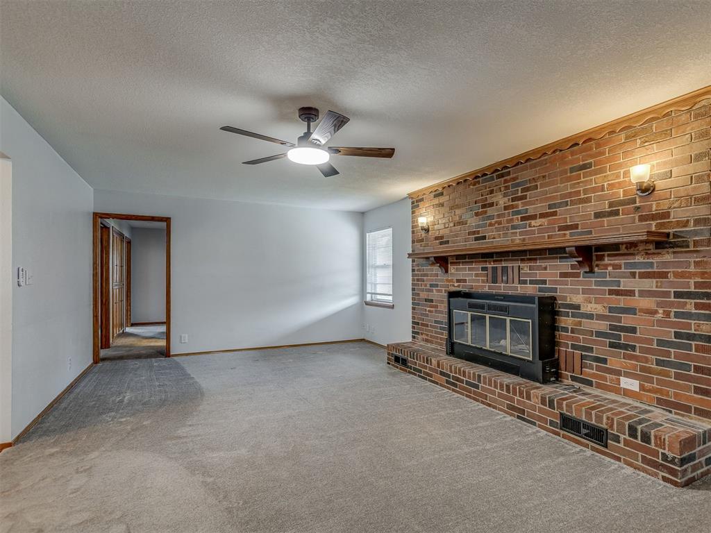 202 Walter Way Property Photo 5