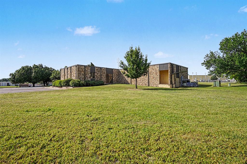 200 Sigma Place Property Photo 4