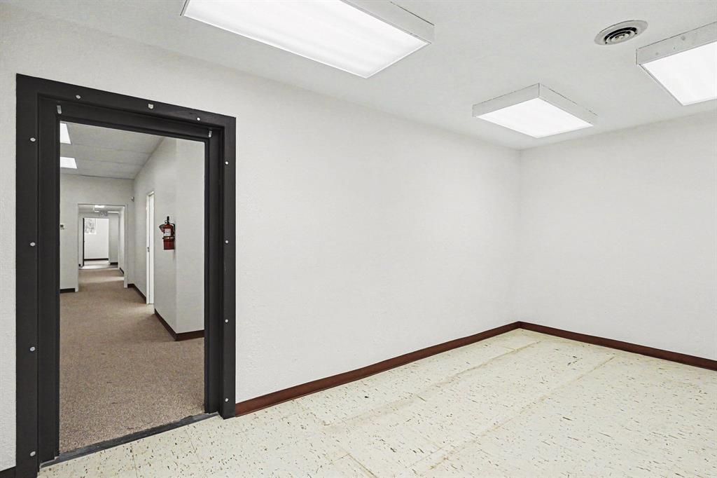200 Sigma Place Property Photo 10