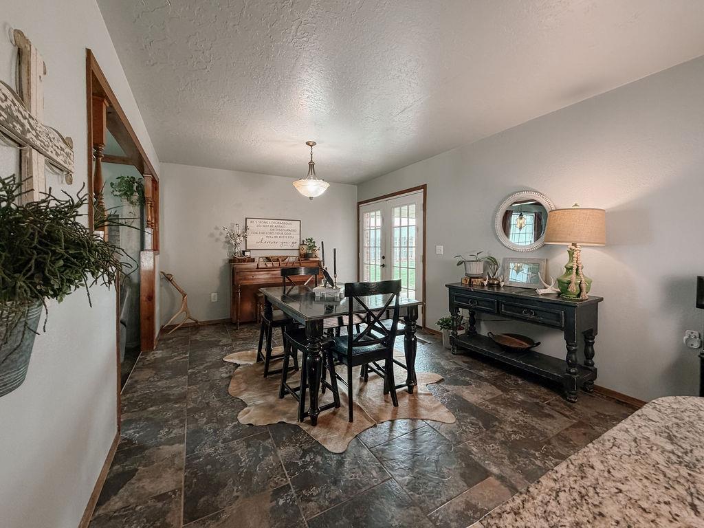 1003 N Oak Property Photo 19