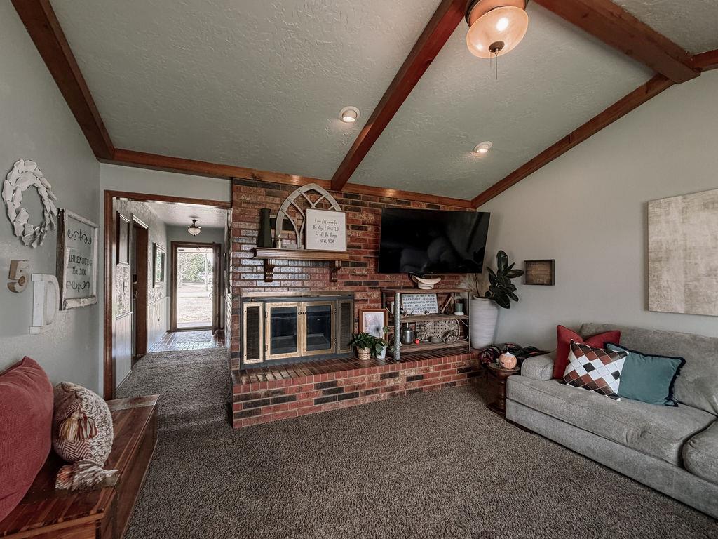 1003 N Oak Property Photo 20