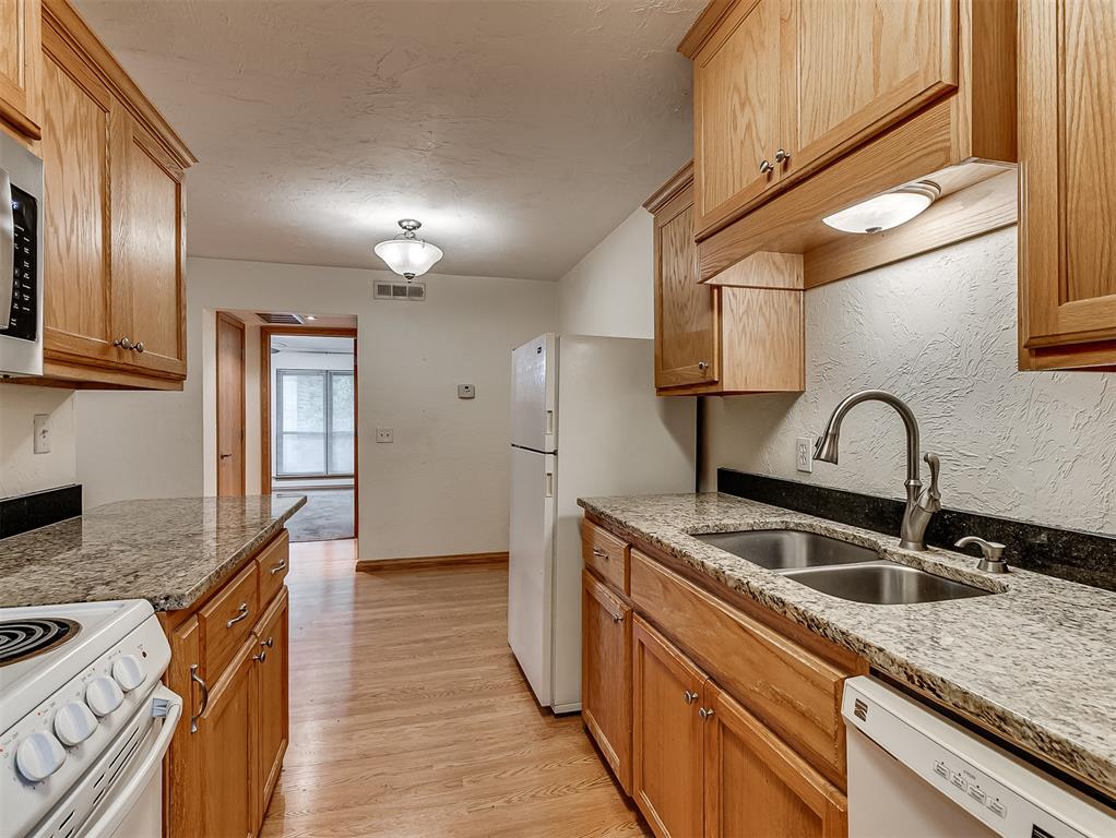 800 Cardinal Creek Boulevard C Property Photo 18