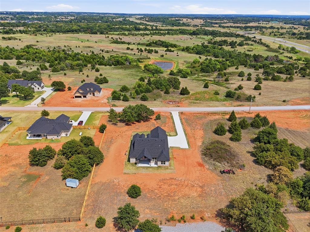 1240 Twin Oaks Dr Property Photo 26