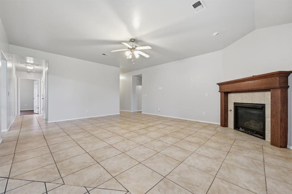 447 Oregon Trail Property Photo 4
