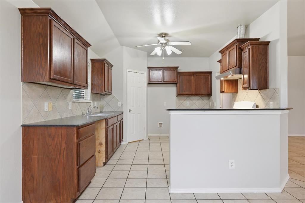 447 Oregon Trail Property Photo 7