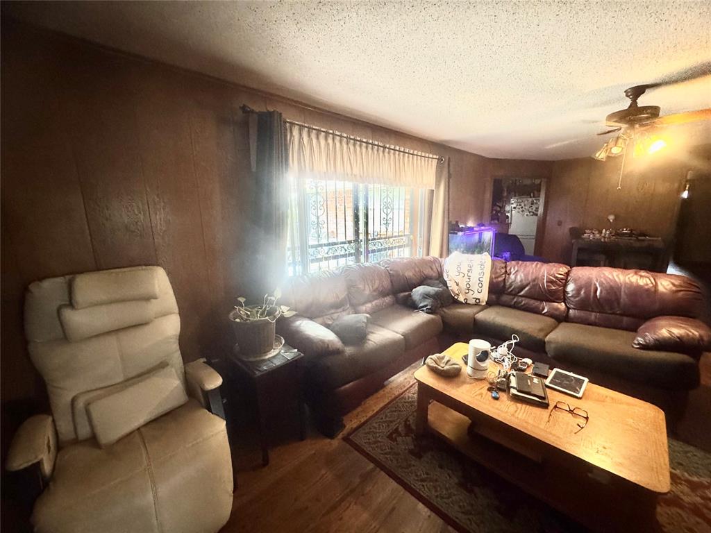 6312 N Grand Boulevard Property Photo 5