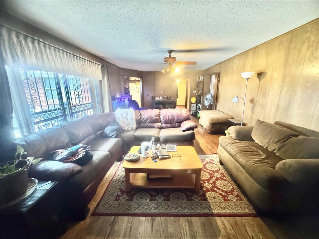 6312 N Grand Boulevard Property Photo 6