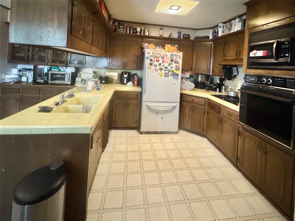 6312 N Grand Boulevard Property Photo 8