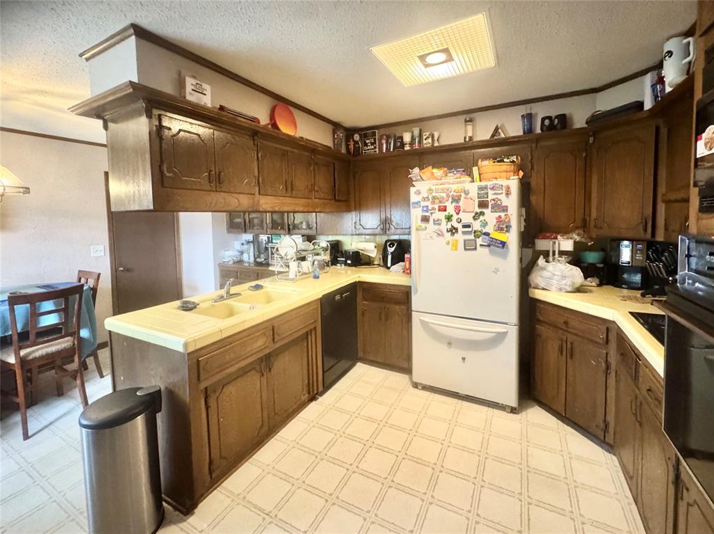6312 N Grand Boulevard Property Photo 10