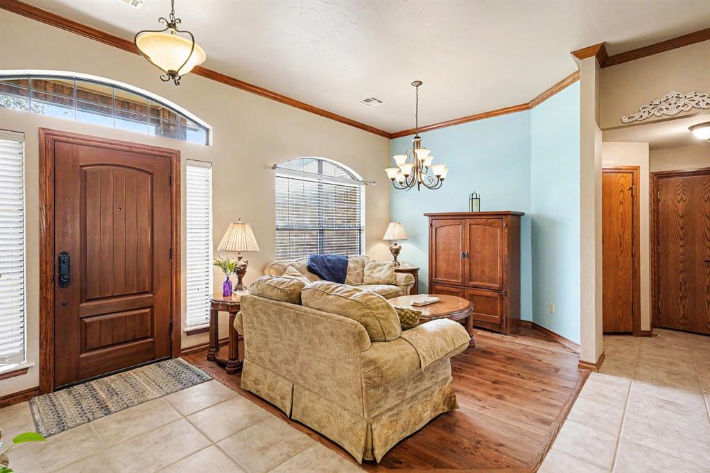 1401 Townsend Glen Property Photo 6