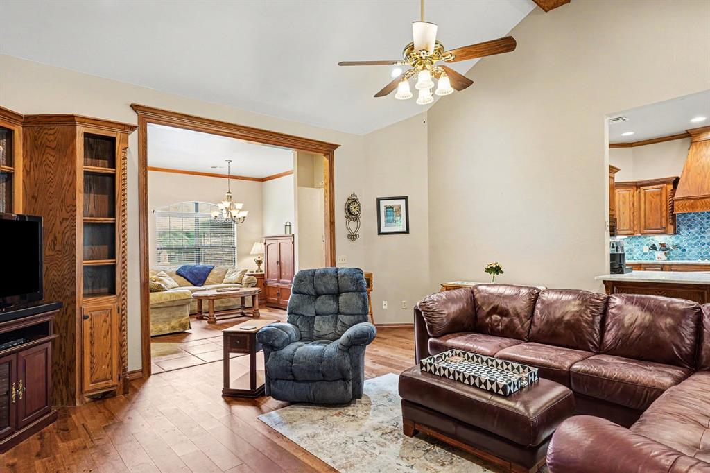 1401 Townsend Glen Property Photo 14