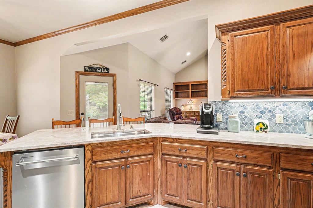 1401 Townsend Glen Property Photo 20