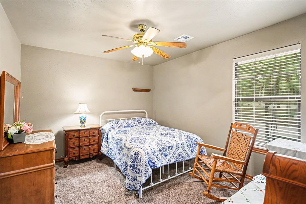 1401 Townsend Glen Property Photo 26