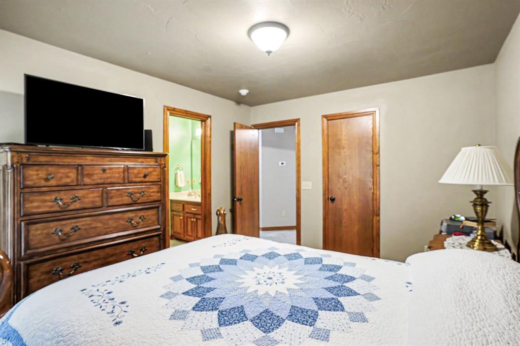 1401 Townsend Glen Property Photo 26