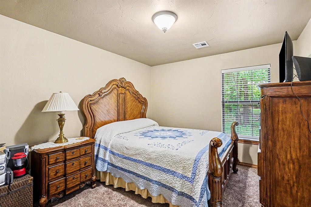 1401 Townsend Glen Property Photo 29