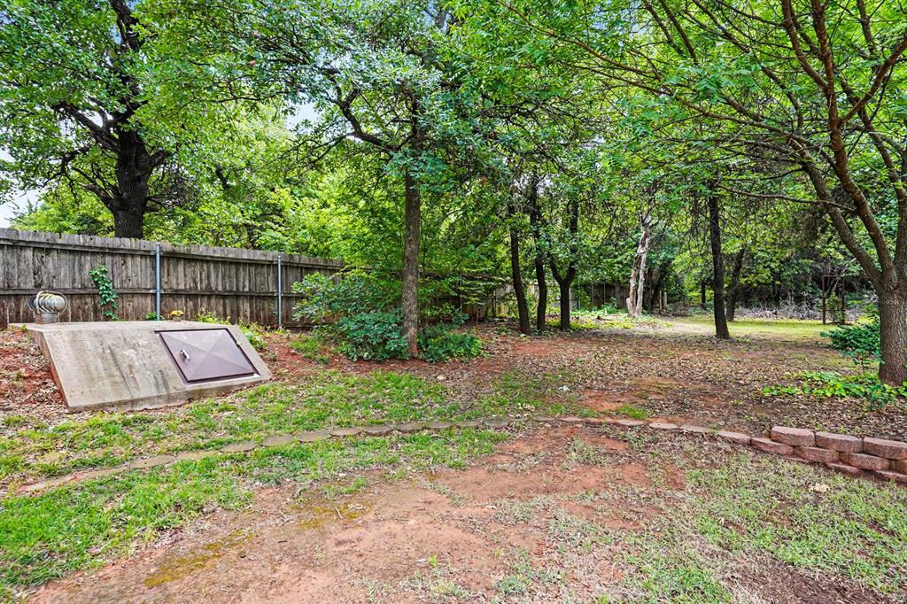 1401 Townsend Glen Property Photo 44