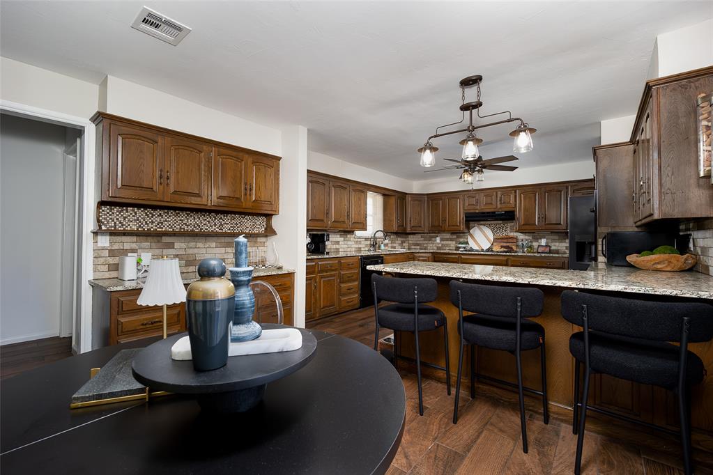 13216 Inverness Avenue Property Photo 13