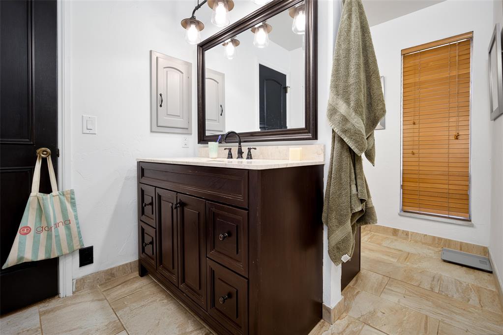 13216 Inverness Avenue Property Photo 17
