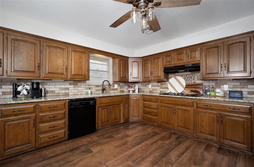 13216 Inverness Avenue Property Photo 27