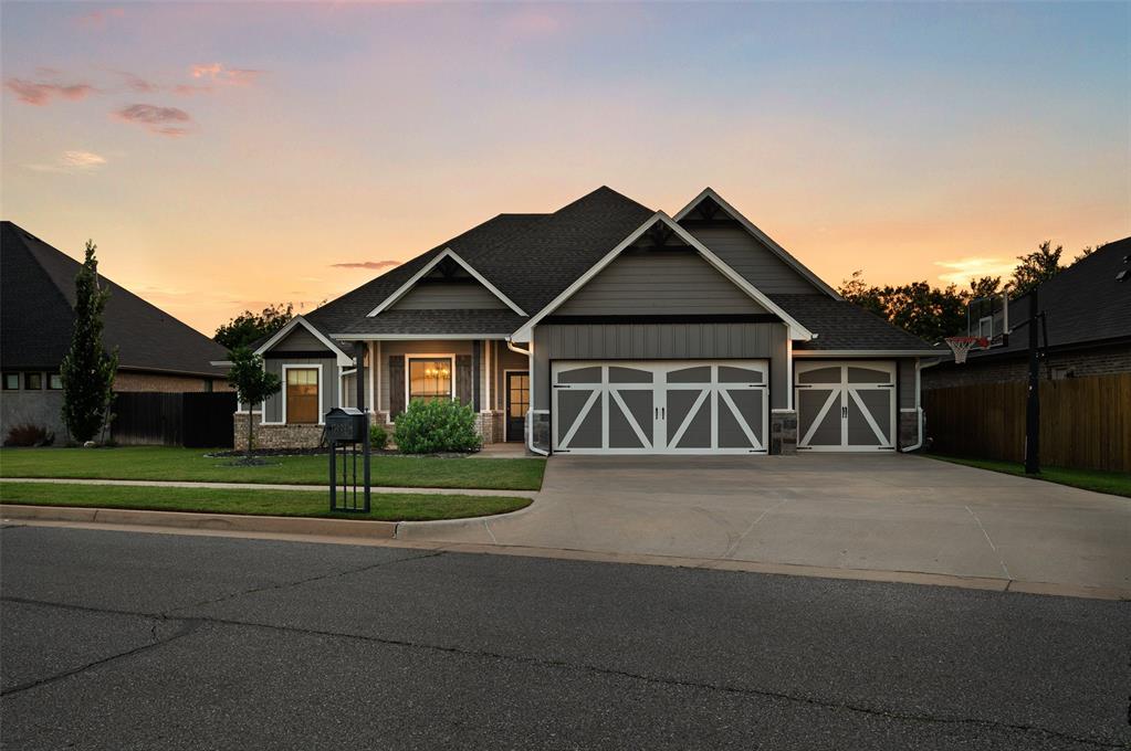 15609 Fountain Creek Lane Property Photo 2