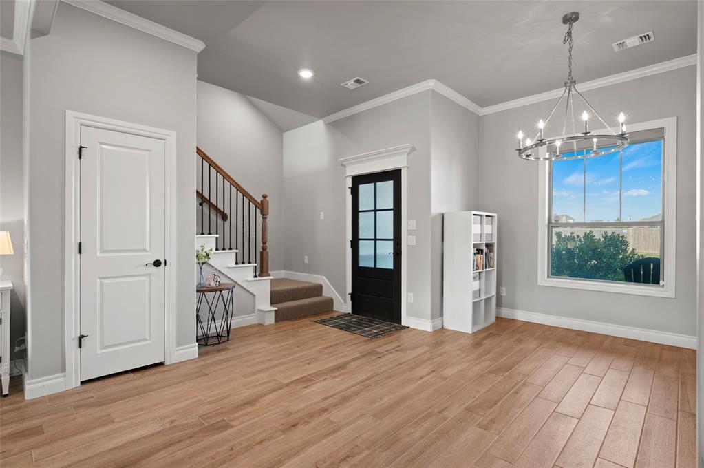 15609 Fountain Creek Lane Property Photo 4