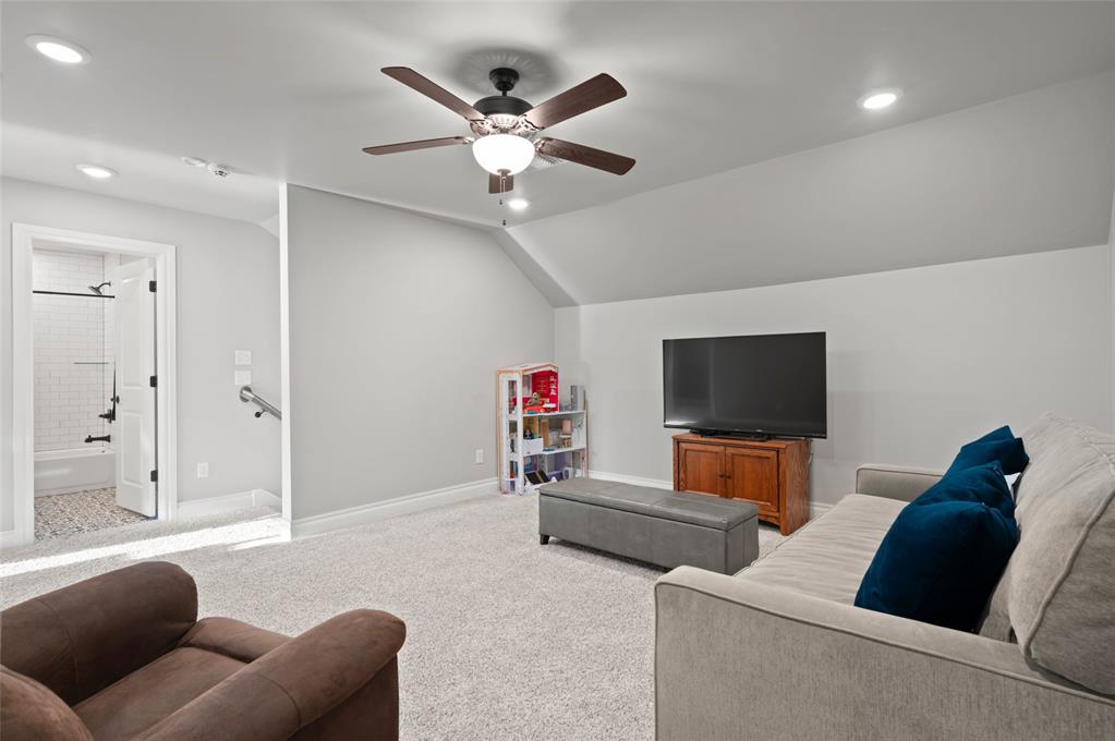 15609 Fountain Creek Lane Property Photo 31