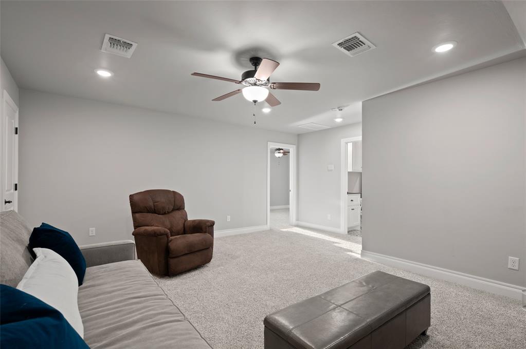 15609 Fountain Creek Lane Property Photo 32