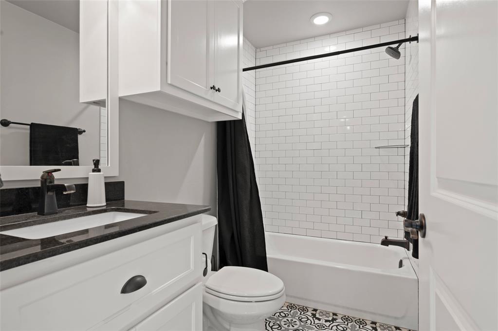 15609 Fountain Creek Lane Property Photo 33